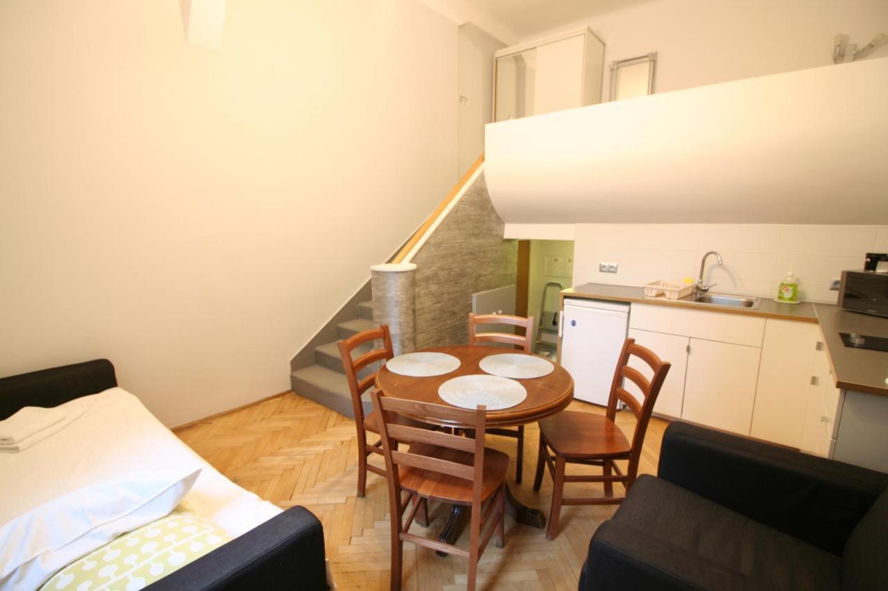 Apartamenty Varsovie Zelazna Exterior photo
